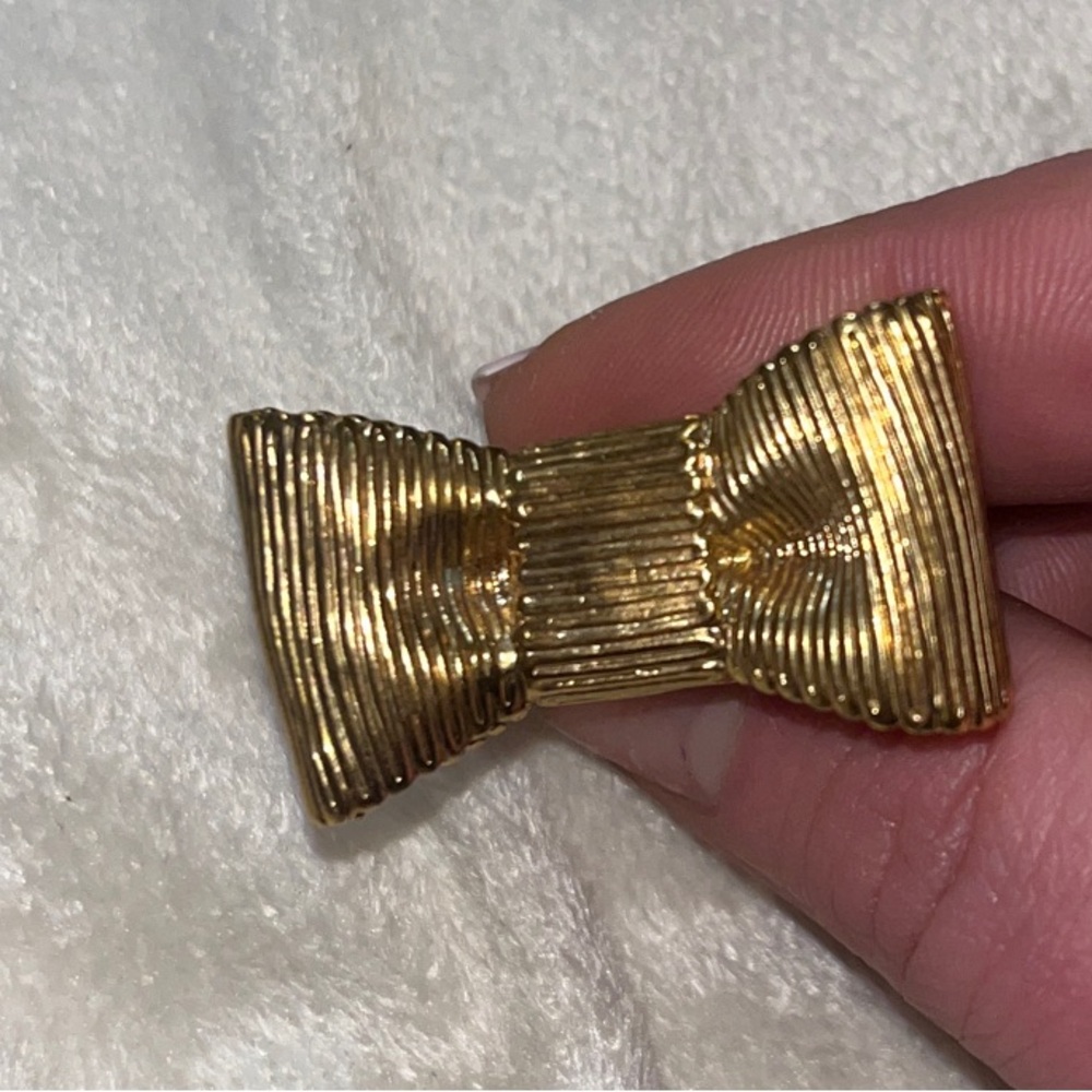 Kate Spade Gold Textured Bow Ring - Picture 4 of 6